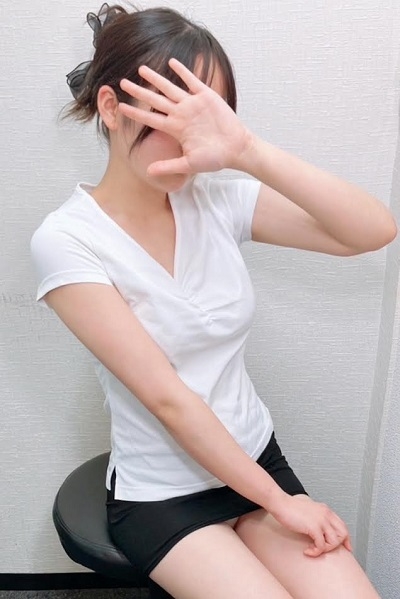 小泉なしろ